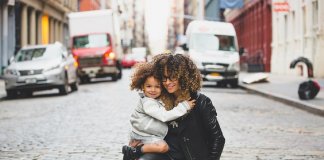 Trabalhar como se não tivesse filhos, ser mãe como se não trabalhasse fora